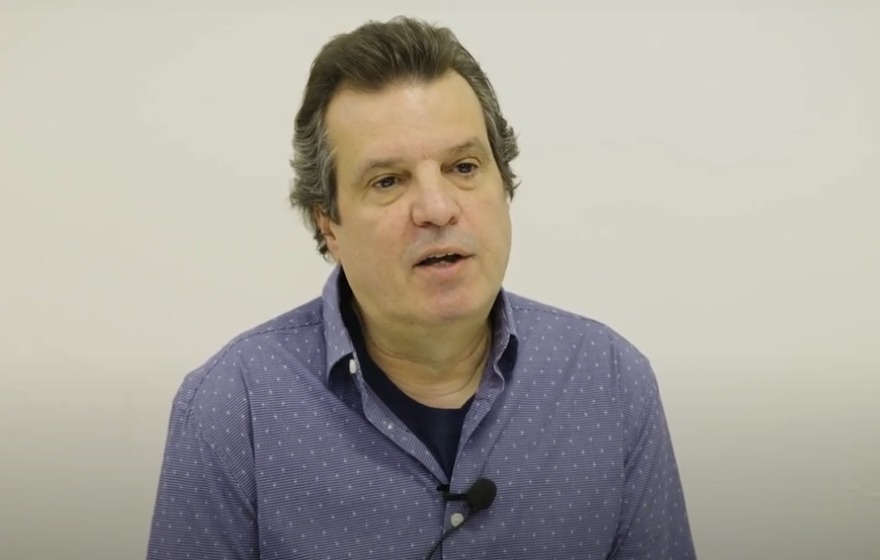 Escalar um Negócio de Autocolantes de 12 Milhões de Dólares com 6x Mais Produtividade em Pré-Impressão